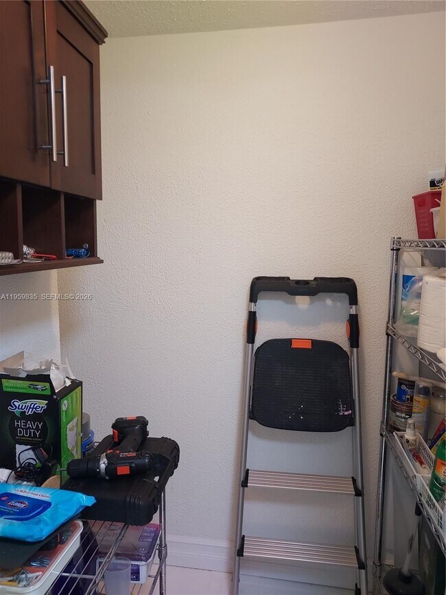 Building Photo - 137 Golden Isles Dr