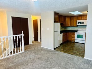 Building Photo - Half of a Duplex Available - 4 Bedroom 2 Bathroom in Lakewood