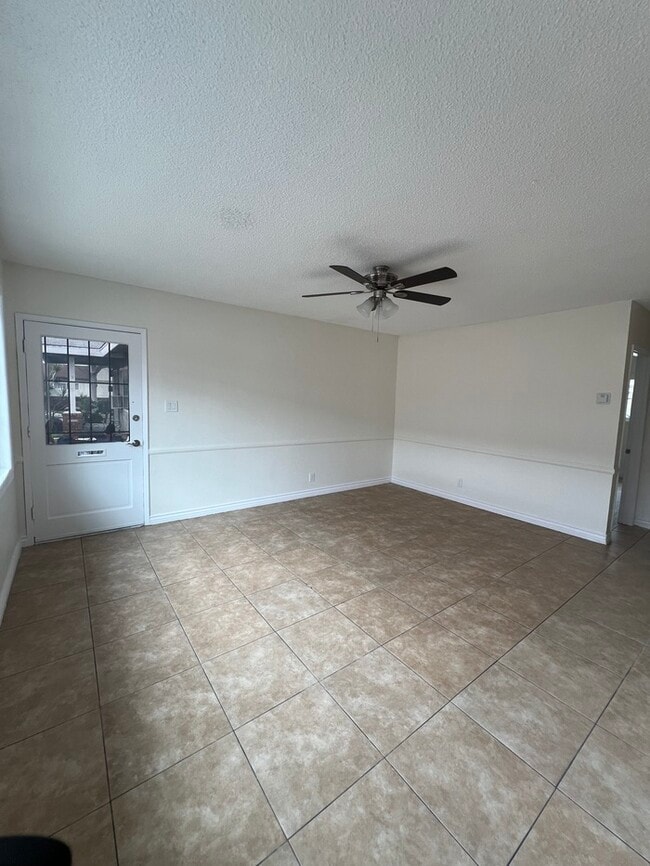 Building Photo - Remodeled 2 Bedroom in Long Beach City