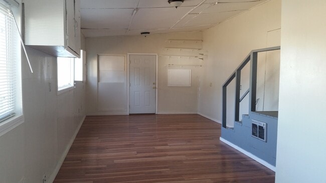 Building Photo - Trailer for Rent