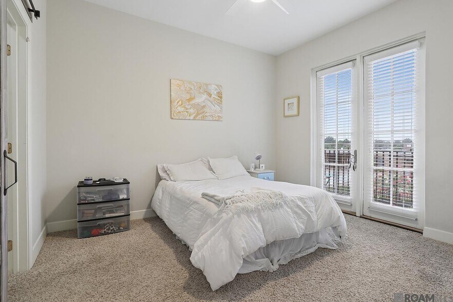 Building Photo - 7707 Bluebonnet Blvd