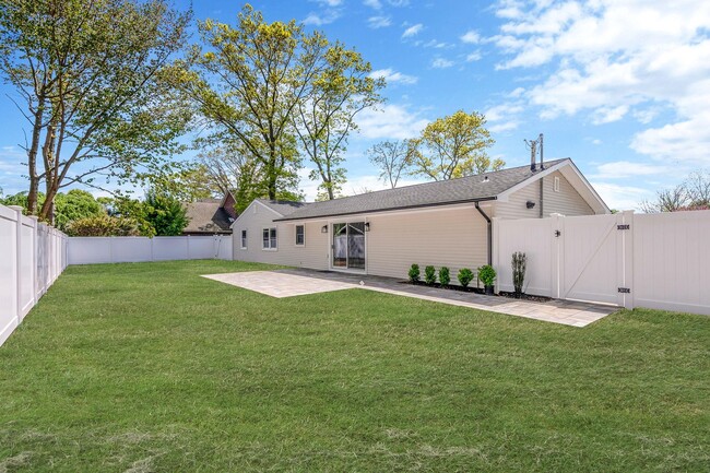 Building Photo - 1335 Stony Brook Rd