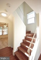 Building Photo - 10307 Friendship Ct