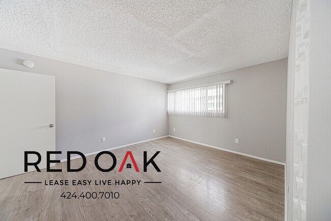 Building Photo - 4433 Colbath Ave