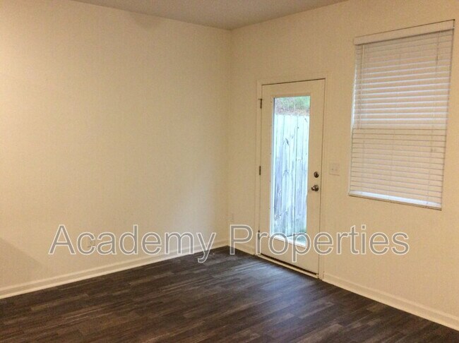 Building Photo - 2013 Millstream Hollow