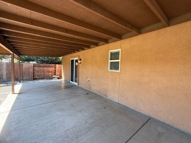 Building Photo - 3338 N Linda Vista St