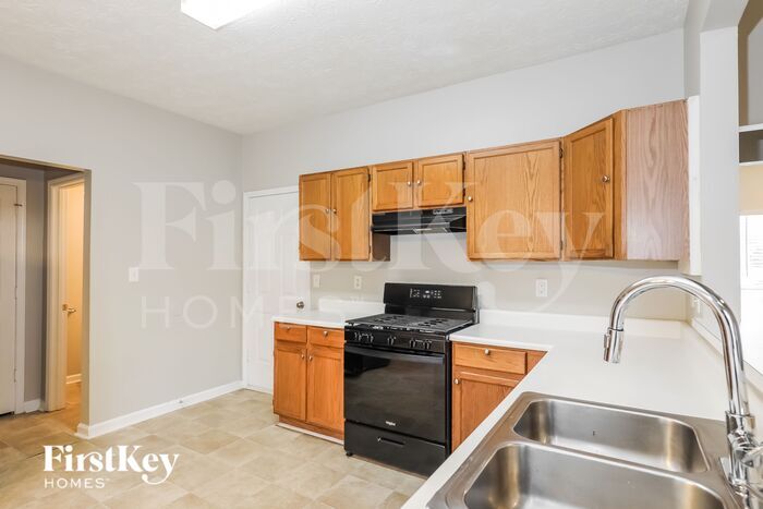 Building Photo - 7910 W Shore Cir