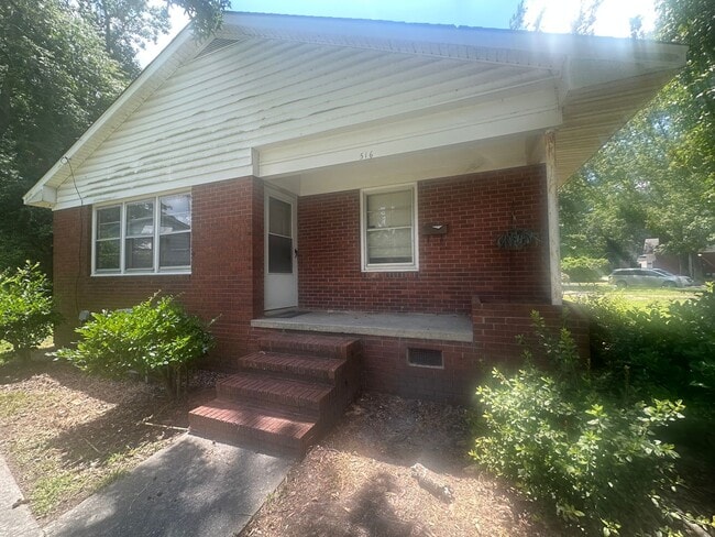 Primary Photo - 516 Darby Ave