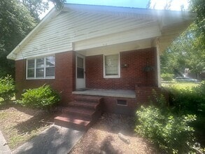 Building Photo - 516 Darby Ave