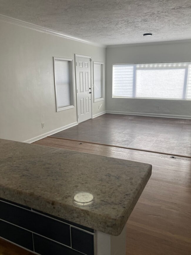 Building Photo - 5101 Spruce Ave