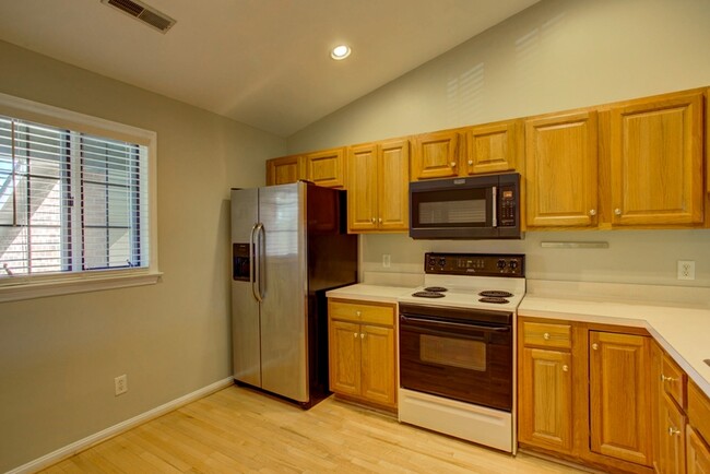 Building Photo - 103 Black Oak Dr