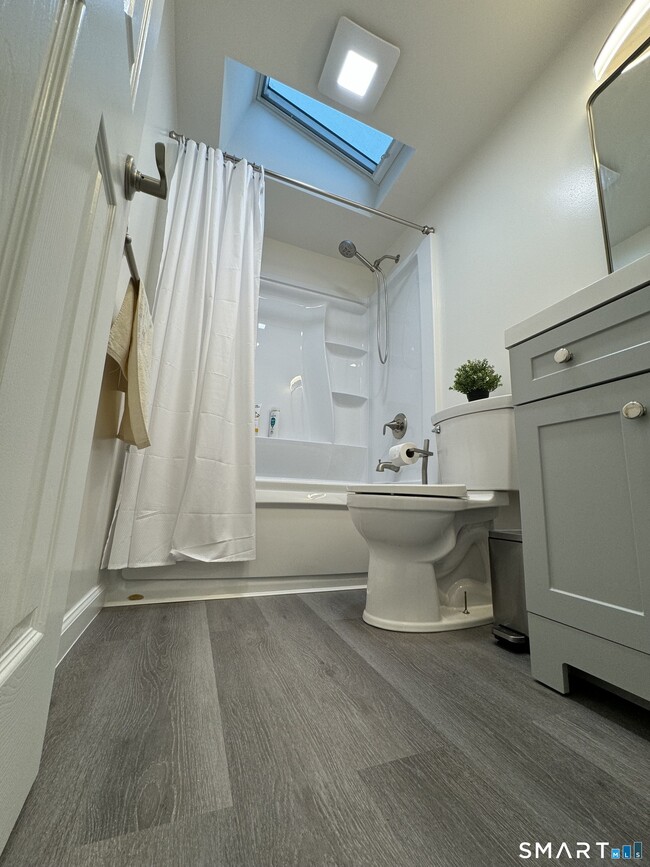 Building Photo - 19 Benham Ave