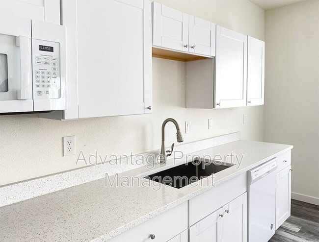 Building Photo - 368 Spaulding Ave
