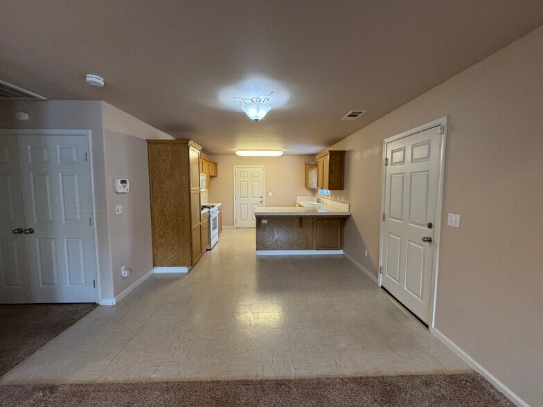 Building Photo - 2301 N Vickie Ct