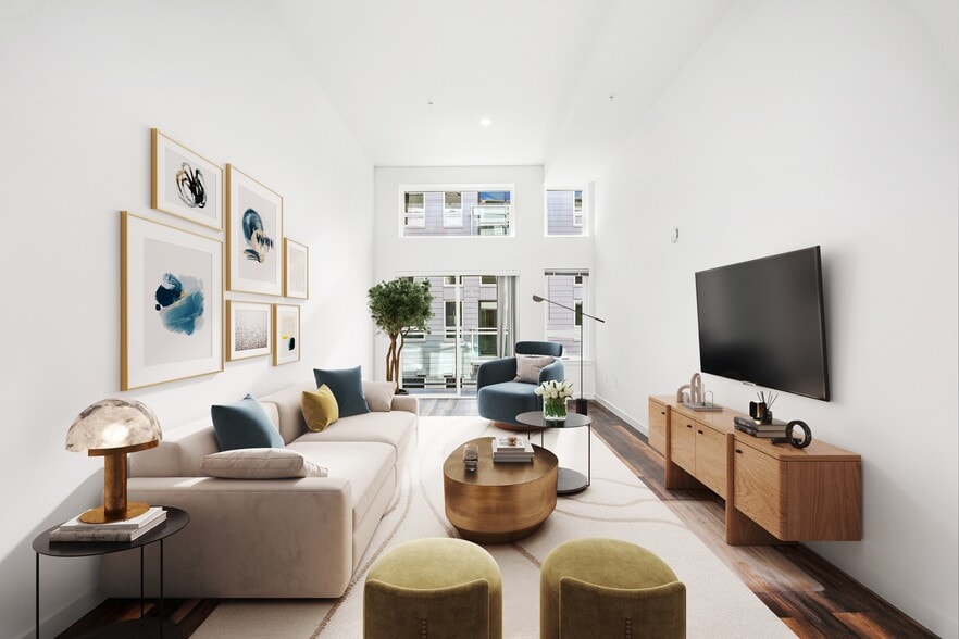 Primary Photo - 900 Rainier