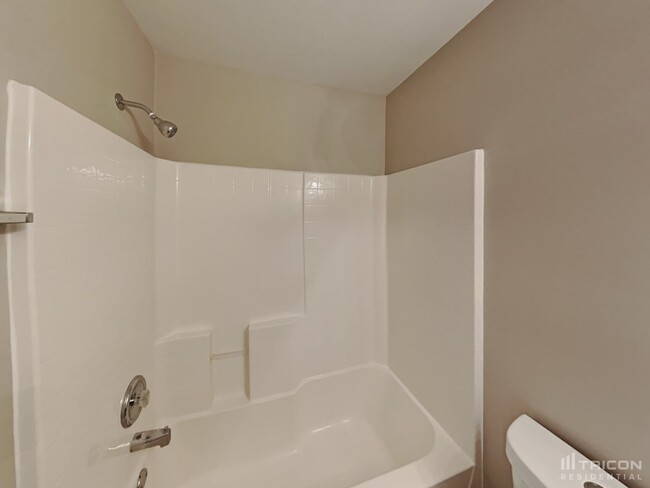 Building Photo - 6820 Scarlet Ridge Dr