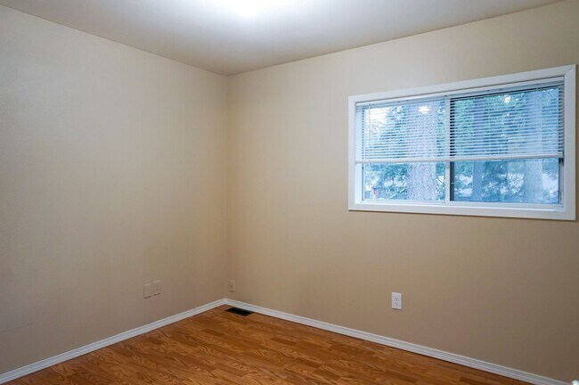 Building Photo - 4 Bedroom home tucked away in Hayden