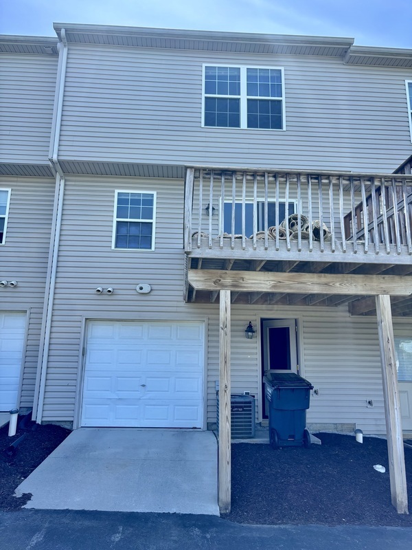 Building Photo - 187 Cartledge Ln