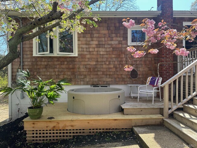 Building Photo - 9 Johnston Rd