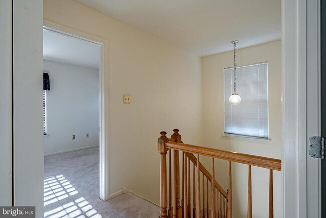 Building Photo - 609 Hamilton St