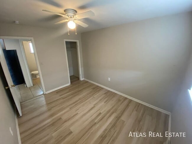 Building Photo - 881 Egbert St