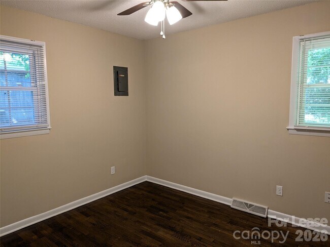 Building Photo - 362 Cabarrus Ave