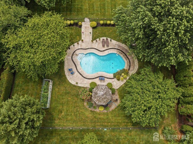 Building Photo - 7 Joda Ct