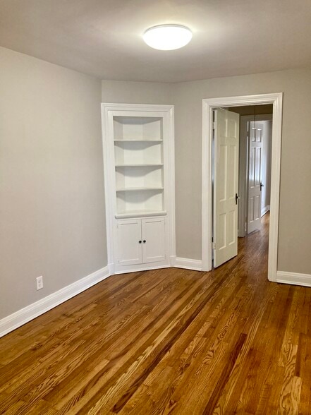 Dining Room w/Built-Ins - 2118 Eastern Pky