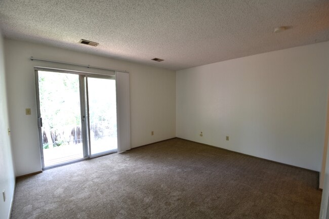 Building Photo - 2643 Sherwood Cir