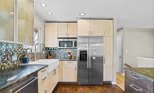 Building Photo - 4555 Brookfield Dr