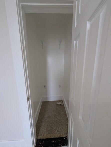 Building Photo - 224 Lyman St