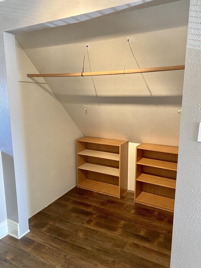 Building Photo - 955 5th St