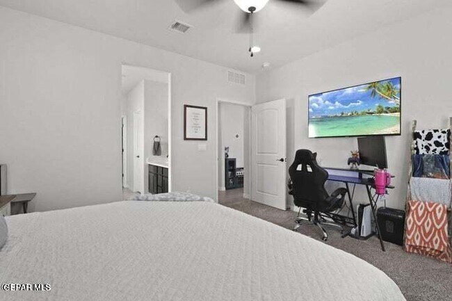 Building Photo - 905 Cottage Pl