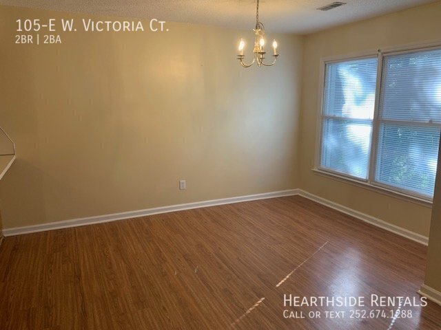 Building Photo - 105-E W Victoria Ct