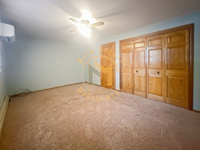 Building Photo - 1110 Lourdes Ave