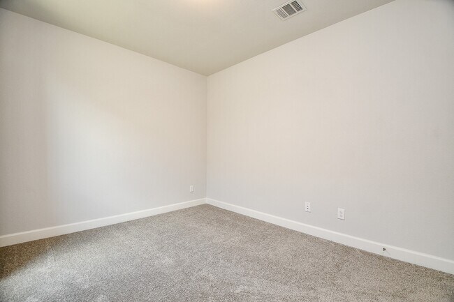 Building Photo - 21312 Palm Arbor Dr