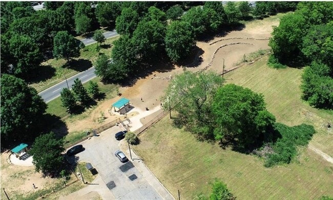 Building Photo - 536 Highland Ave NE