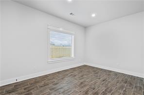 Building Photo - 146 N Banner Ave