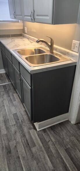 Building Photo - 1416 Auburn St