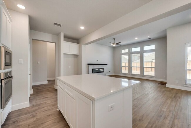 Building Photo - 6257 White Creek Drive