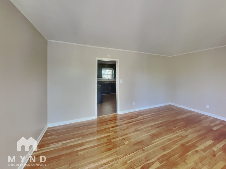 Building Photo - 1731 Morehead Ave