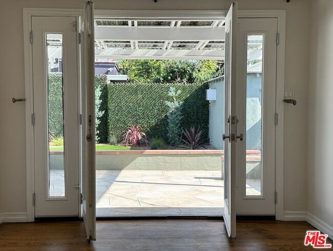 Building Photo - 1206 Greenacre Ave