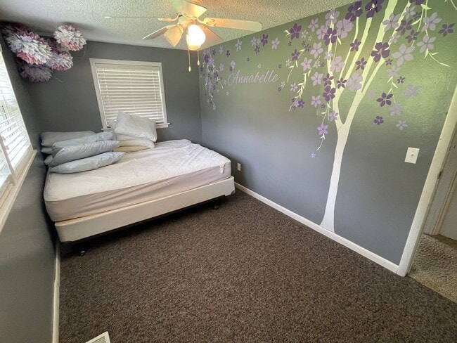 Building Photo - 3 Bedroom 1 Bathroom House Stilwell, OK