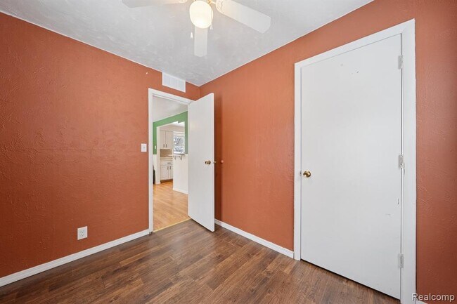 Building Photo - 2266 Newberry Rd