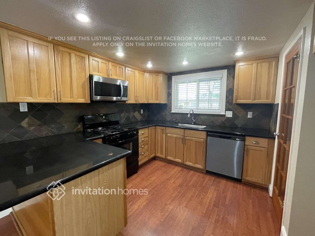 Building Photo - 3343 Hacienda Way