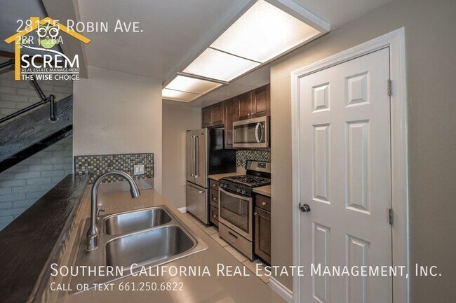 Building Photo - 28175 Robin Ave