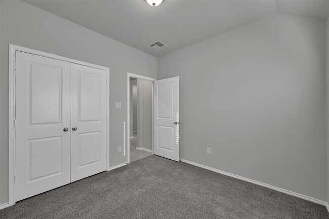 Building Photo - 307 Highland Bayou Dr