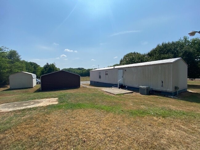 Building Photo - 7447 Carthage Hwy