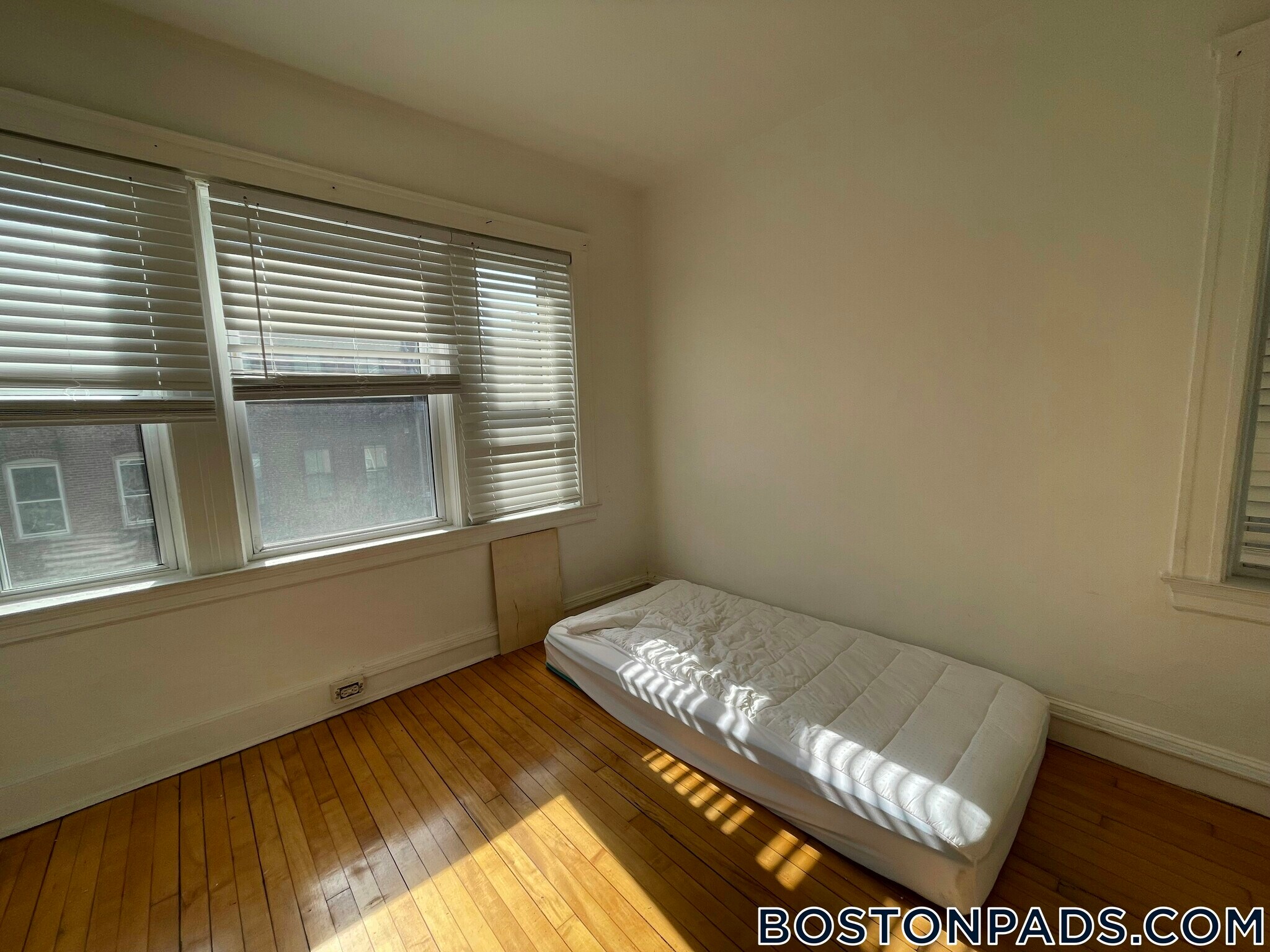 Building Photo - 16-20 Westland Ave.