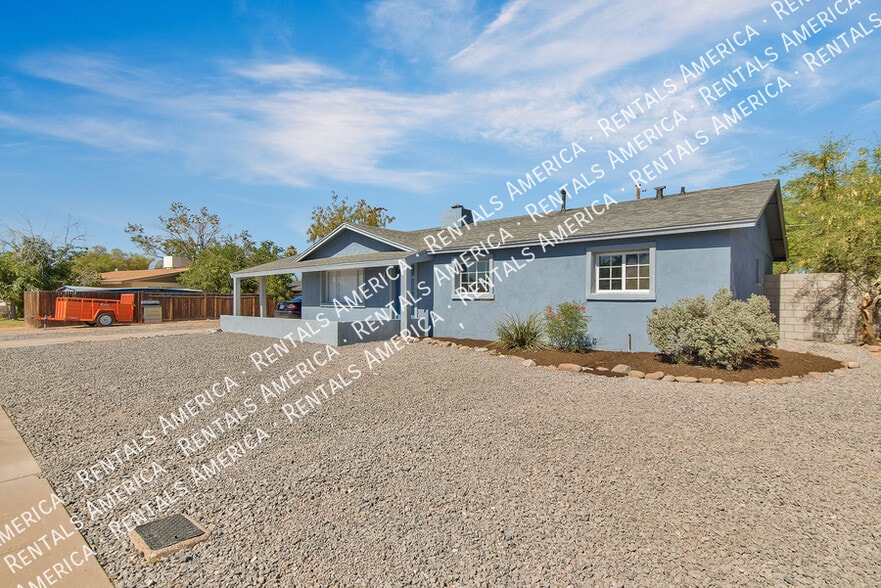 Primary Photo - 3213 S Albert Ave